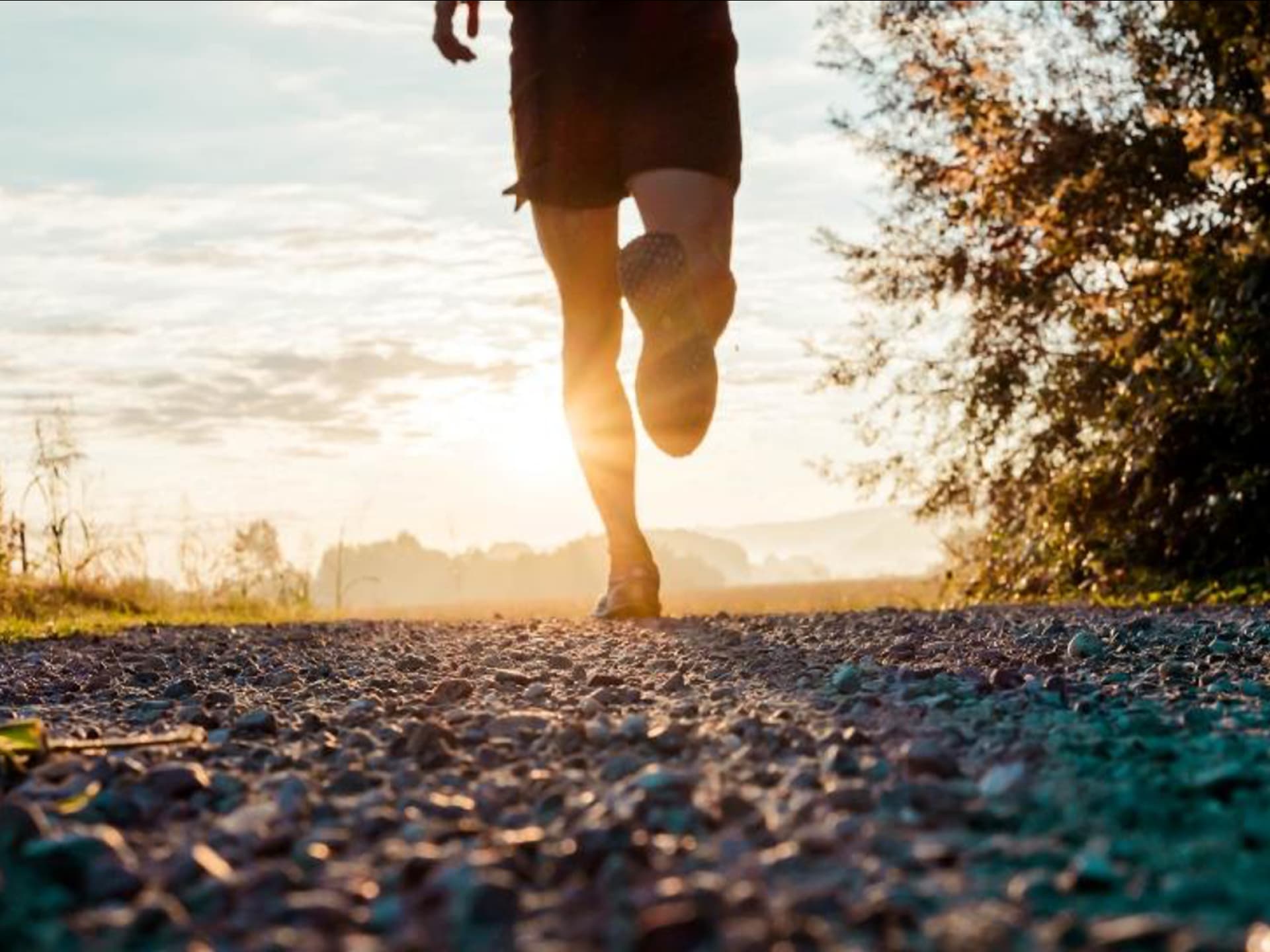 Mann geht joggen Mann geht joggen