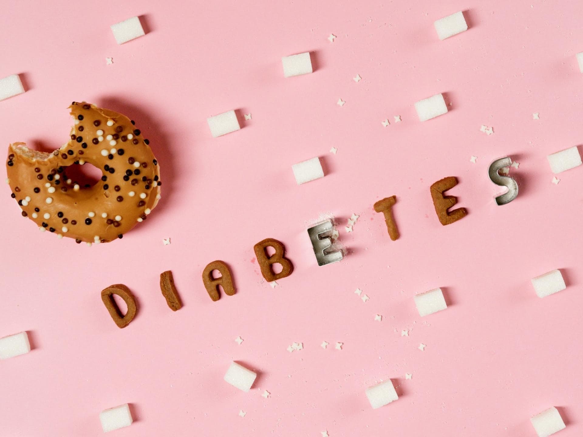 Diabetes ist eine Stoffwechselerkrankung, die durch einen erhöhten Blutzuckerspiegel gekennzeichnet ist.