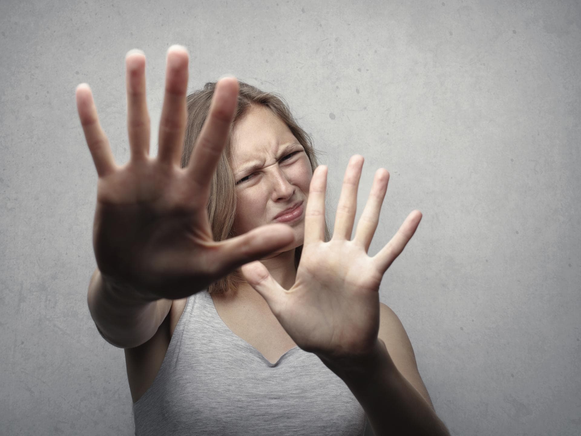 Hypnose kann dabei helfen, Ängste und Panikattacken zu reduzieren oder zu beseitigen. 