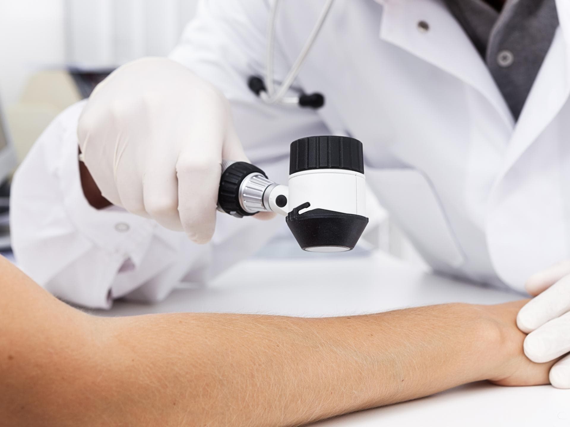 Dermatologe