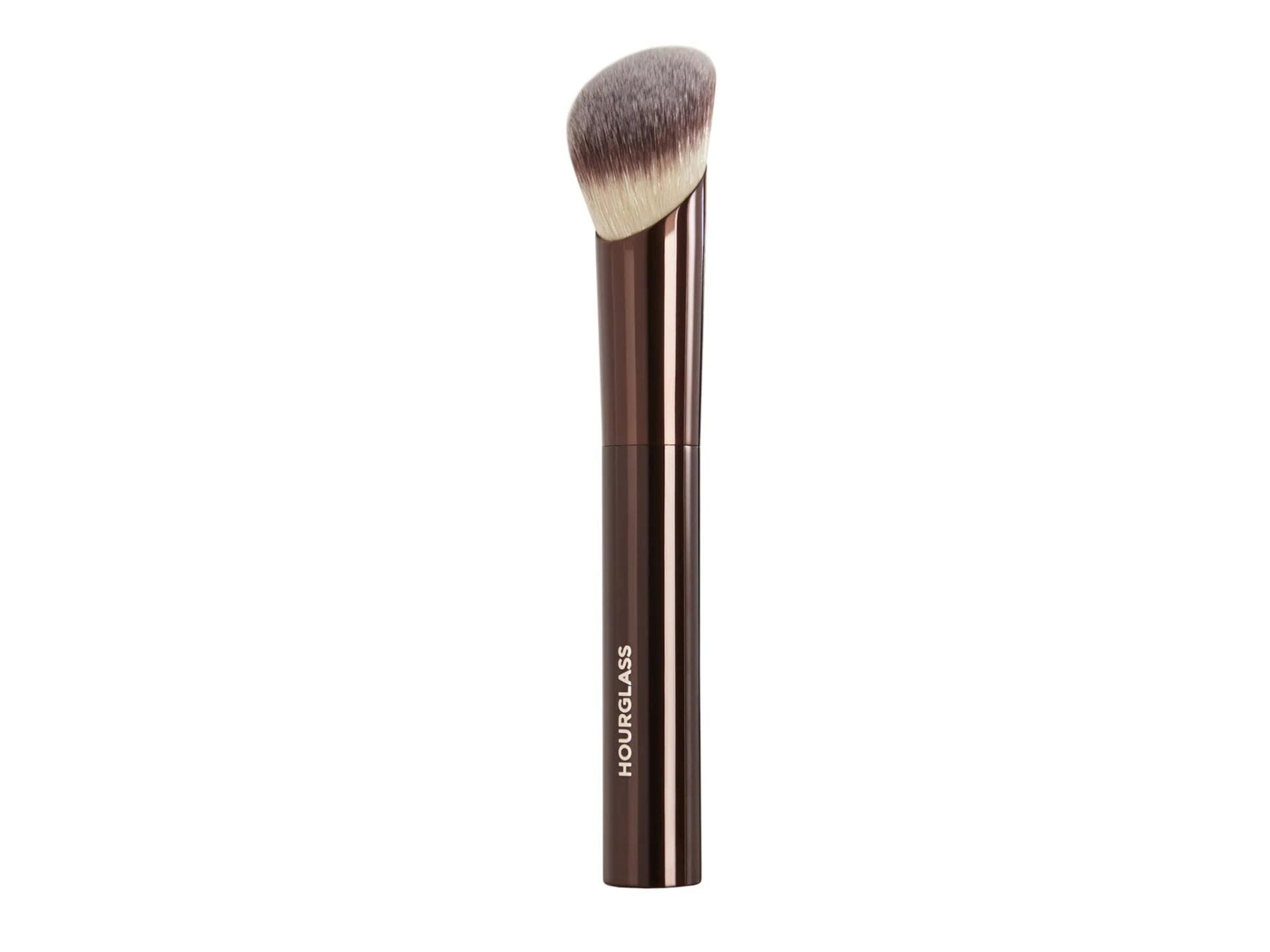 Ambient Soft Glow Foundation Brush von Hourglass