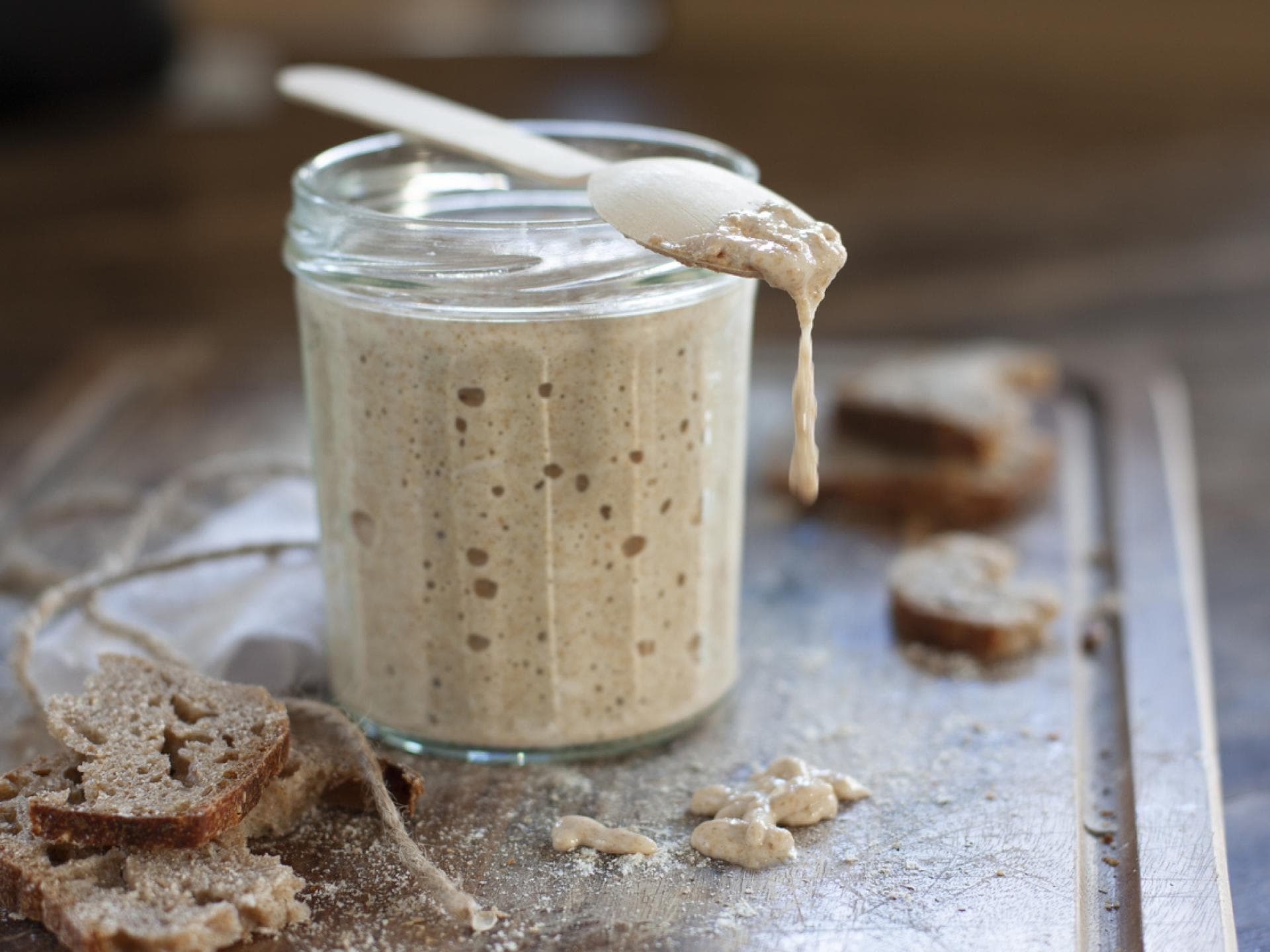 Sauerteig-Anstellgut zum Backen Sauerteig-Anstellgut zum Backen