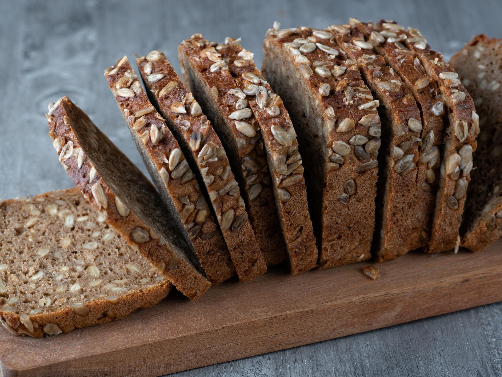 Sonnenblumen-Vollkornbrot