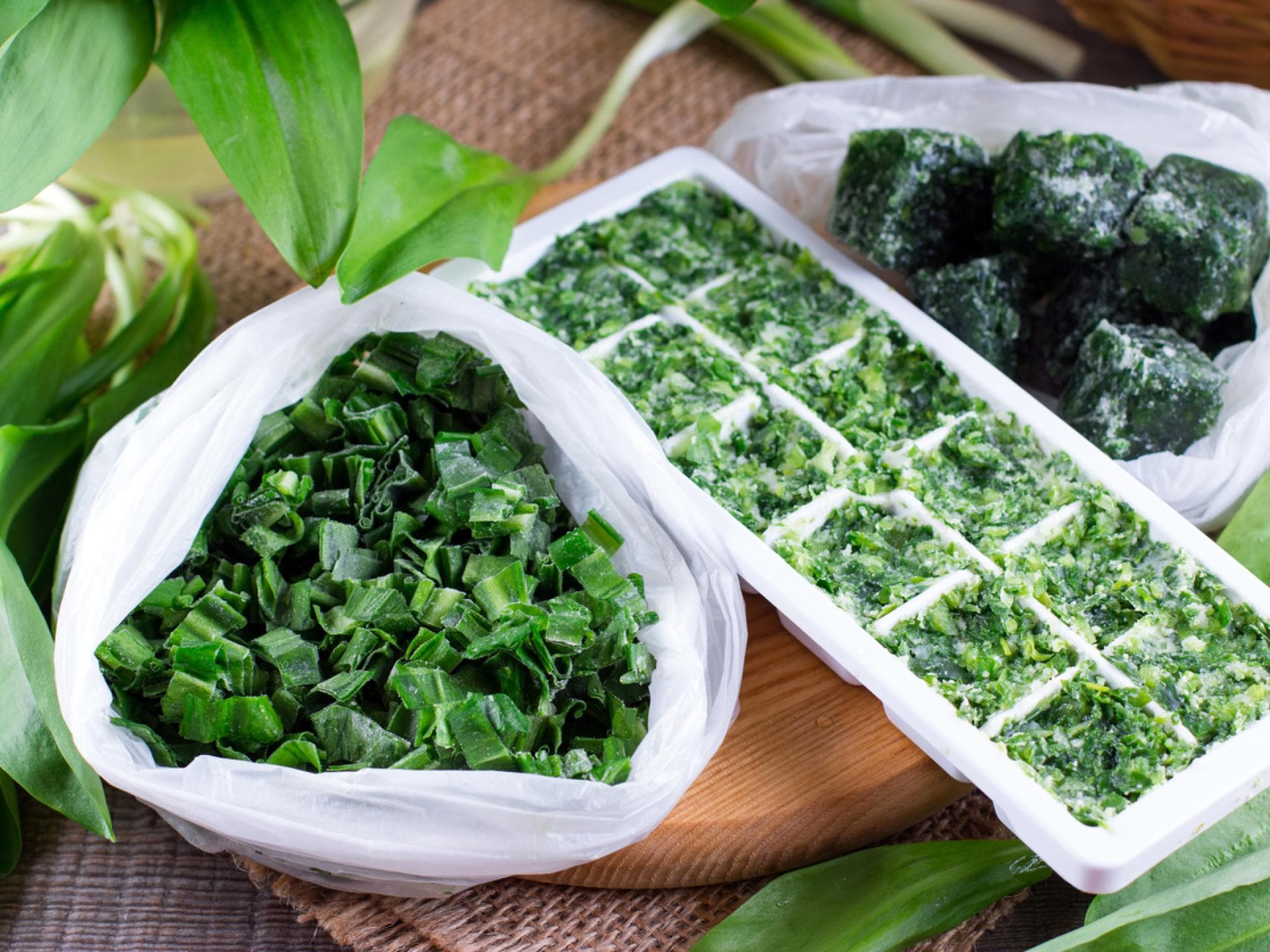 Kräuter peppen Suppen, Eintöpfe, Saucen, Fleisch, Fisch, Gemüse und Salate auf.