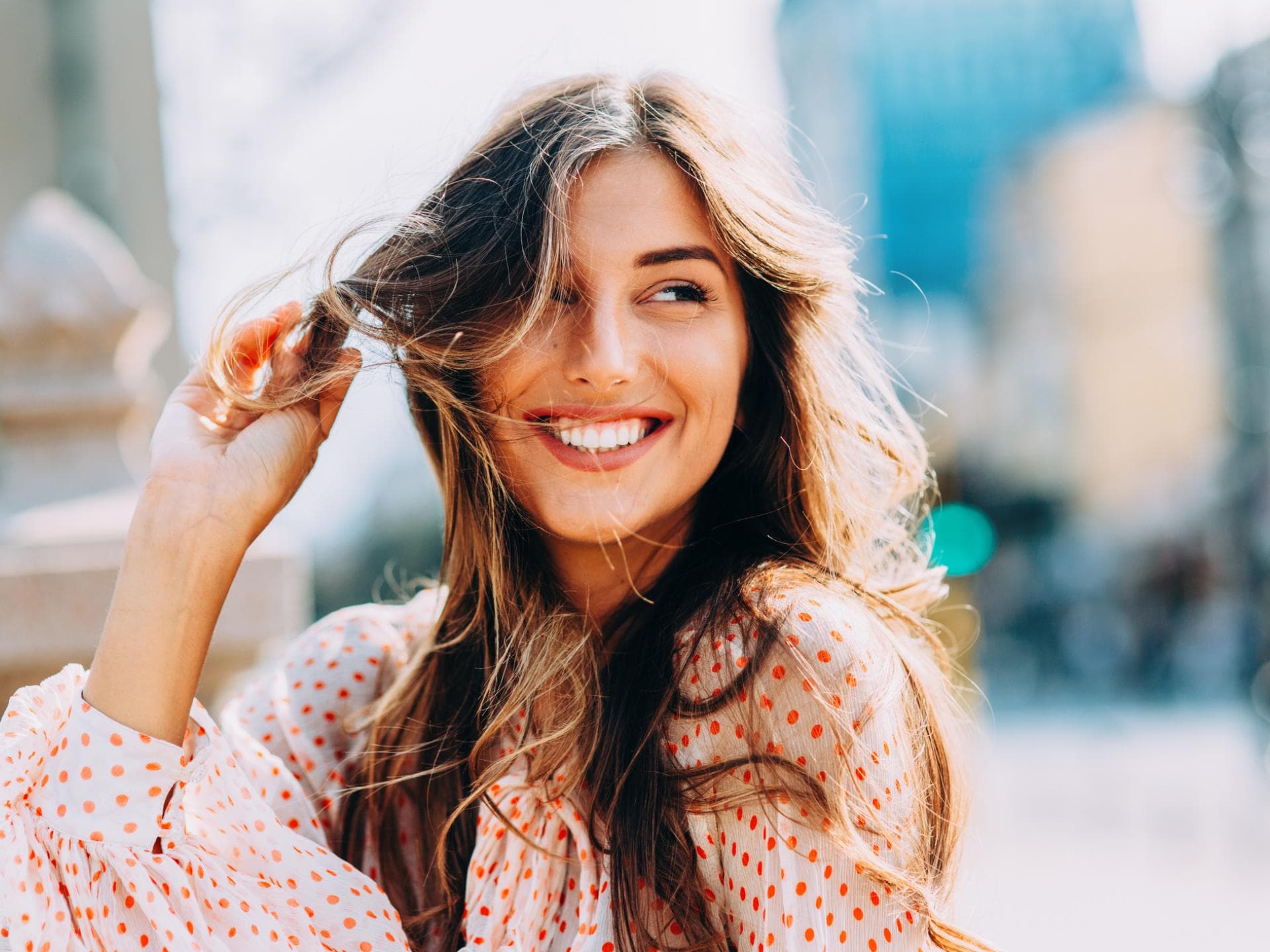 Frau mit langen Haaren