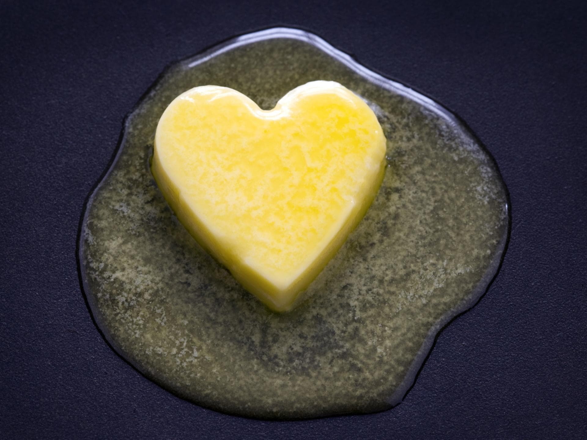 Butterherz schmilzt in der Pfanne