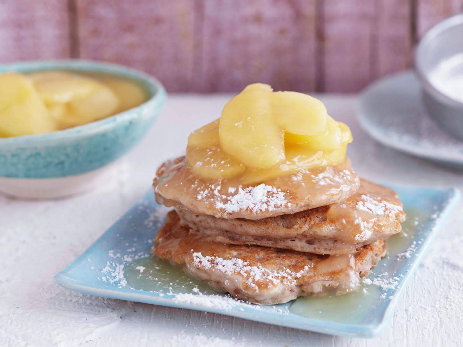 Eierpfannkuchen mit Apfelmus