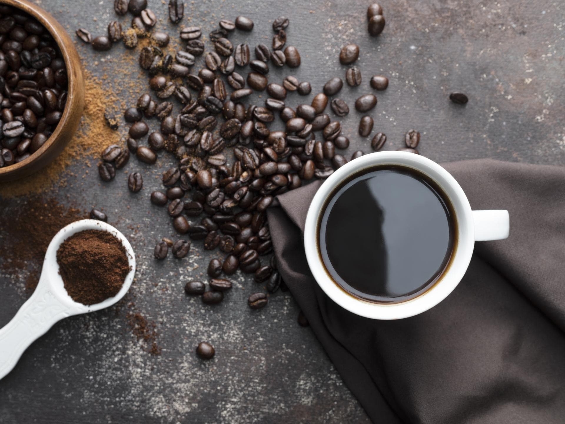 Kaffee und Kaffeepulver