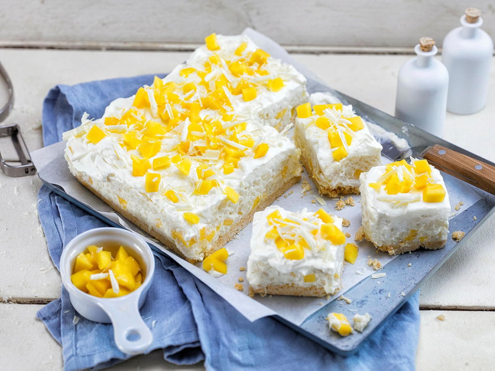 Kuchen ohne Backen: Fruchtige Michreis-Mago-Schnitten