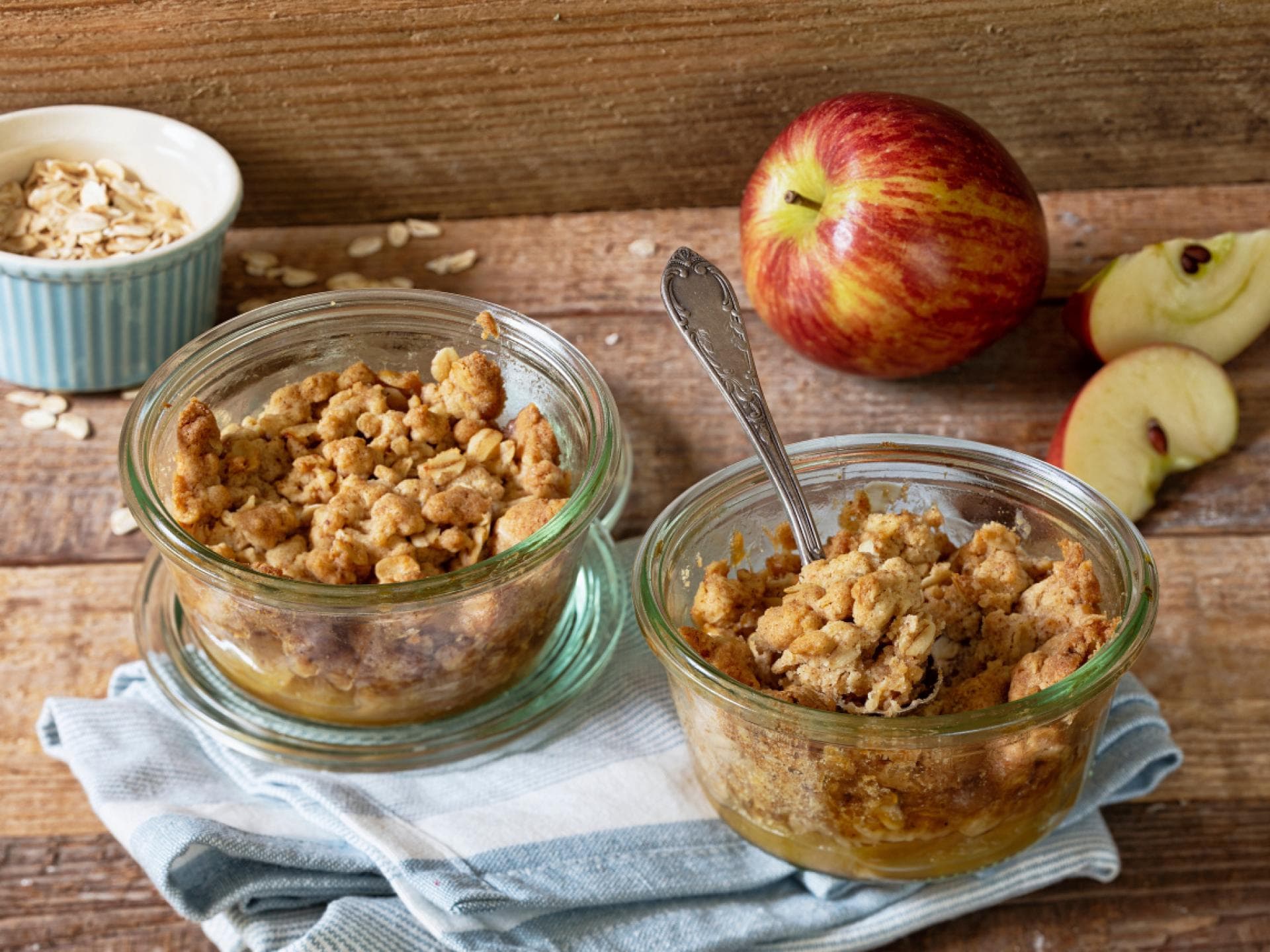 Apple Crumble ist die perfekte Süßspeise im Winter Apple Crumble im Glas