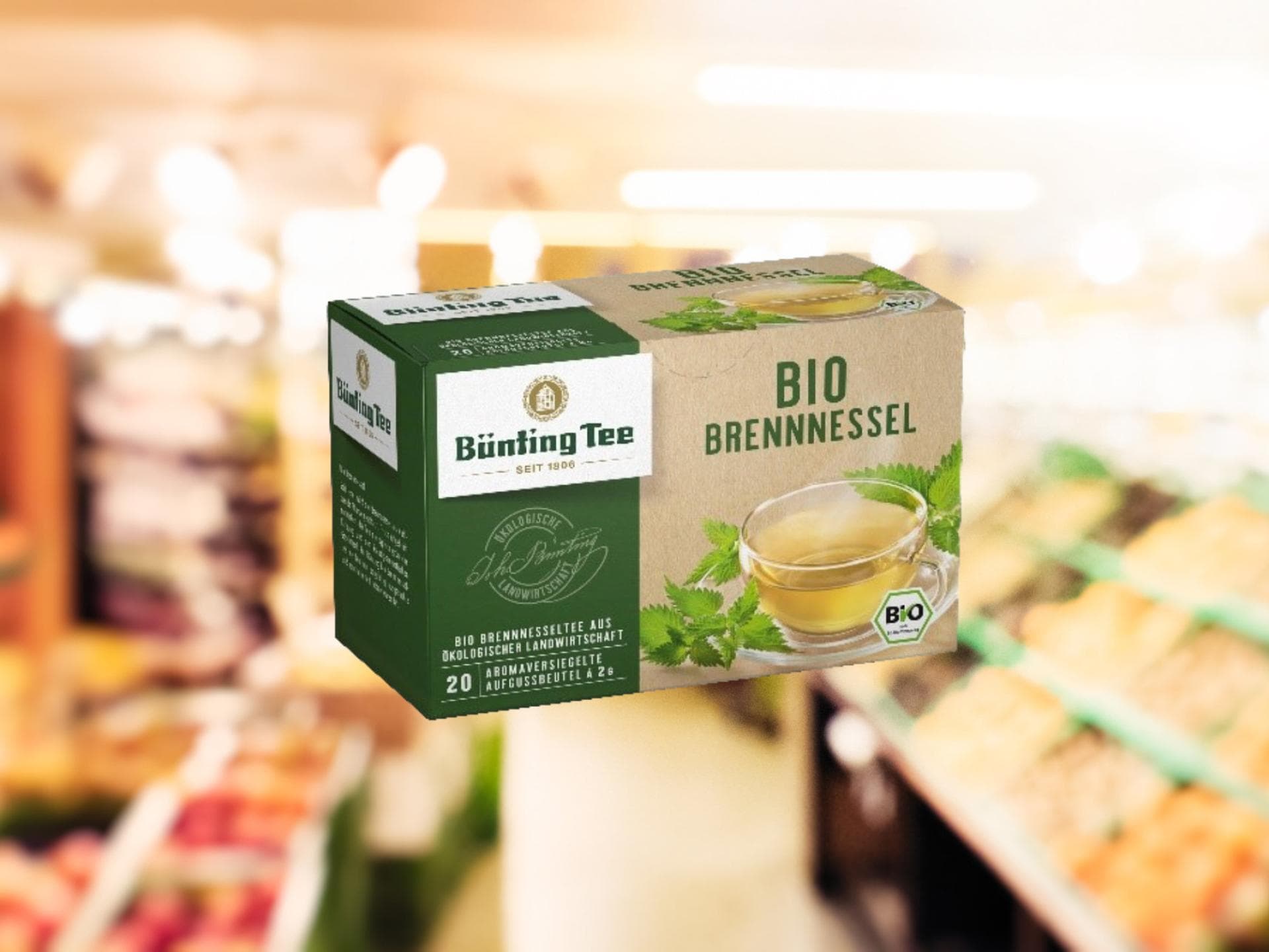 Betroffene Teepackung vor Supermarkthintergrund Betroffene Teepackung vor Supermarkthintergrund
