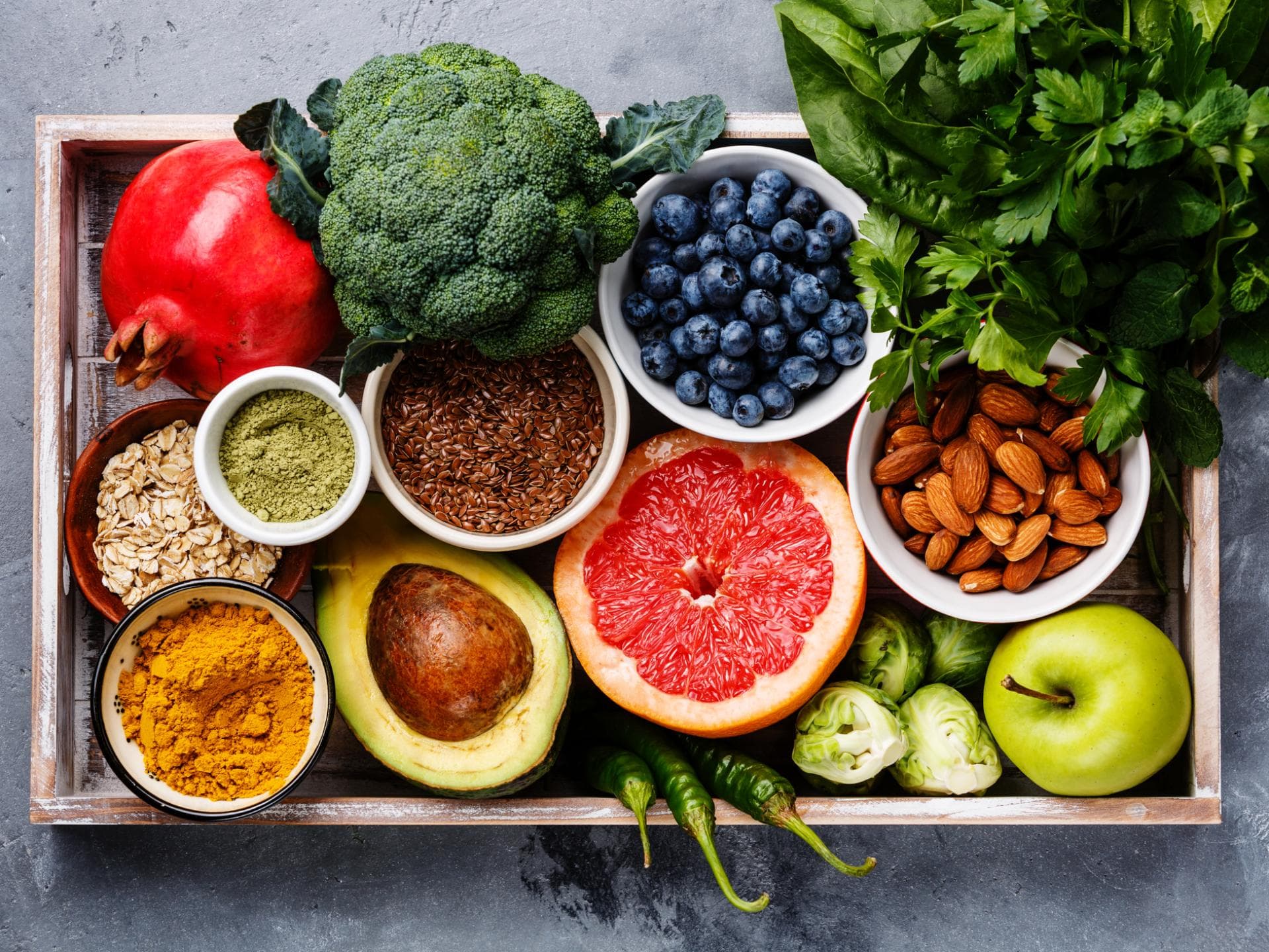 Gesunde Ernährung mit frischen Lebensmitteln