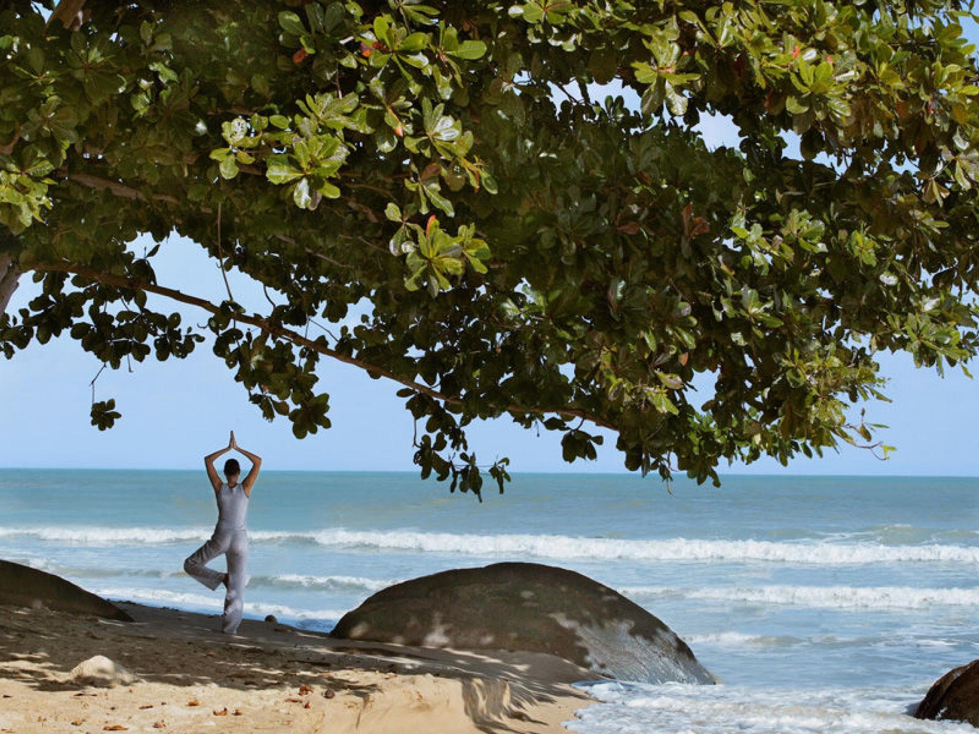yoga-thailand-strand.jpg