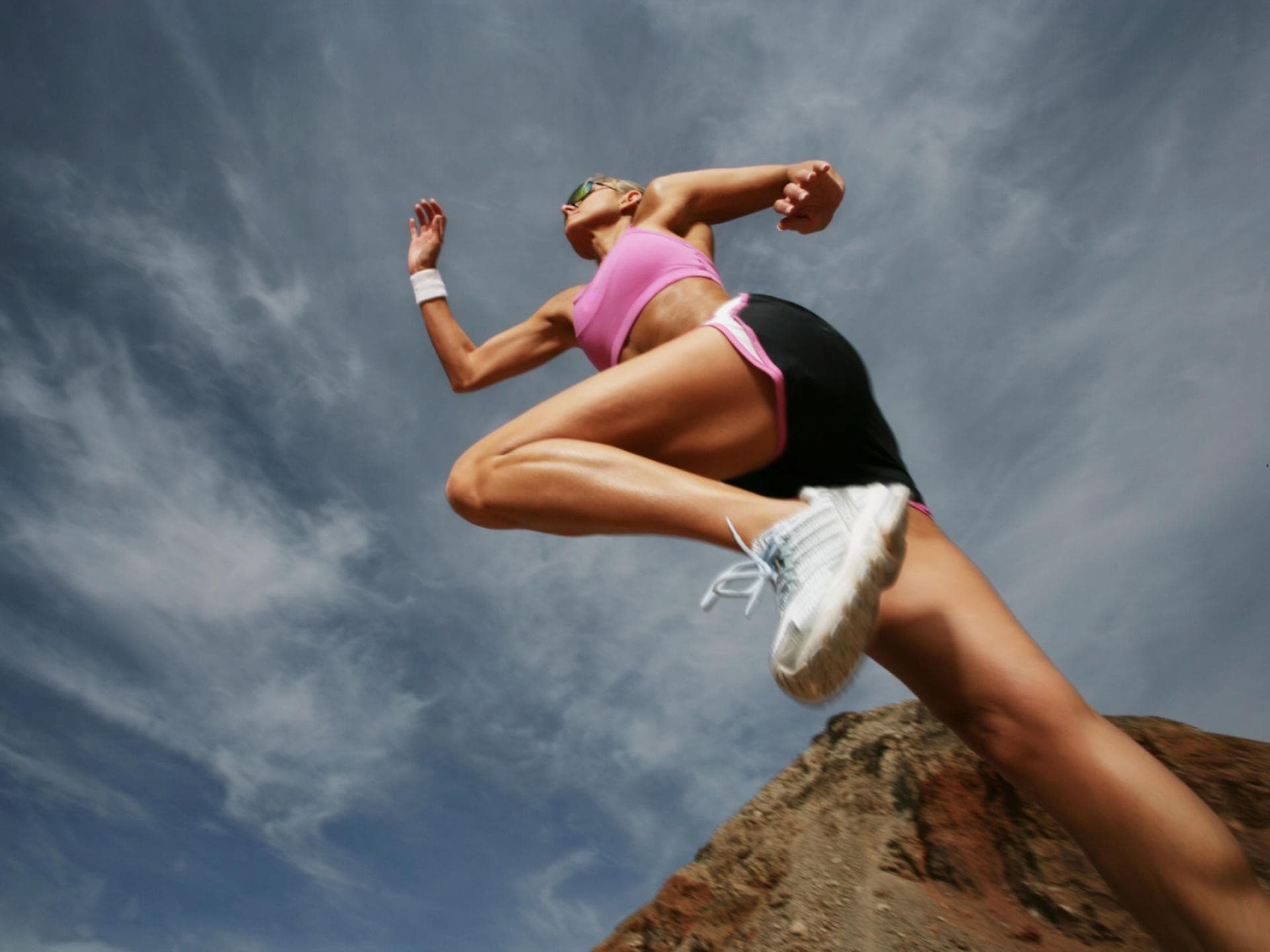 Sportliche Frau beim Joggen