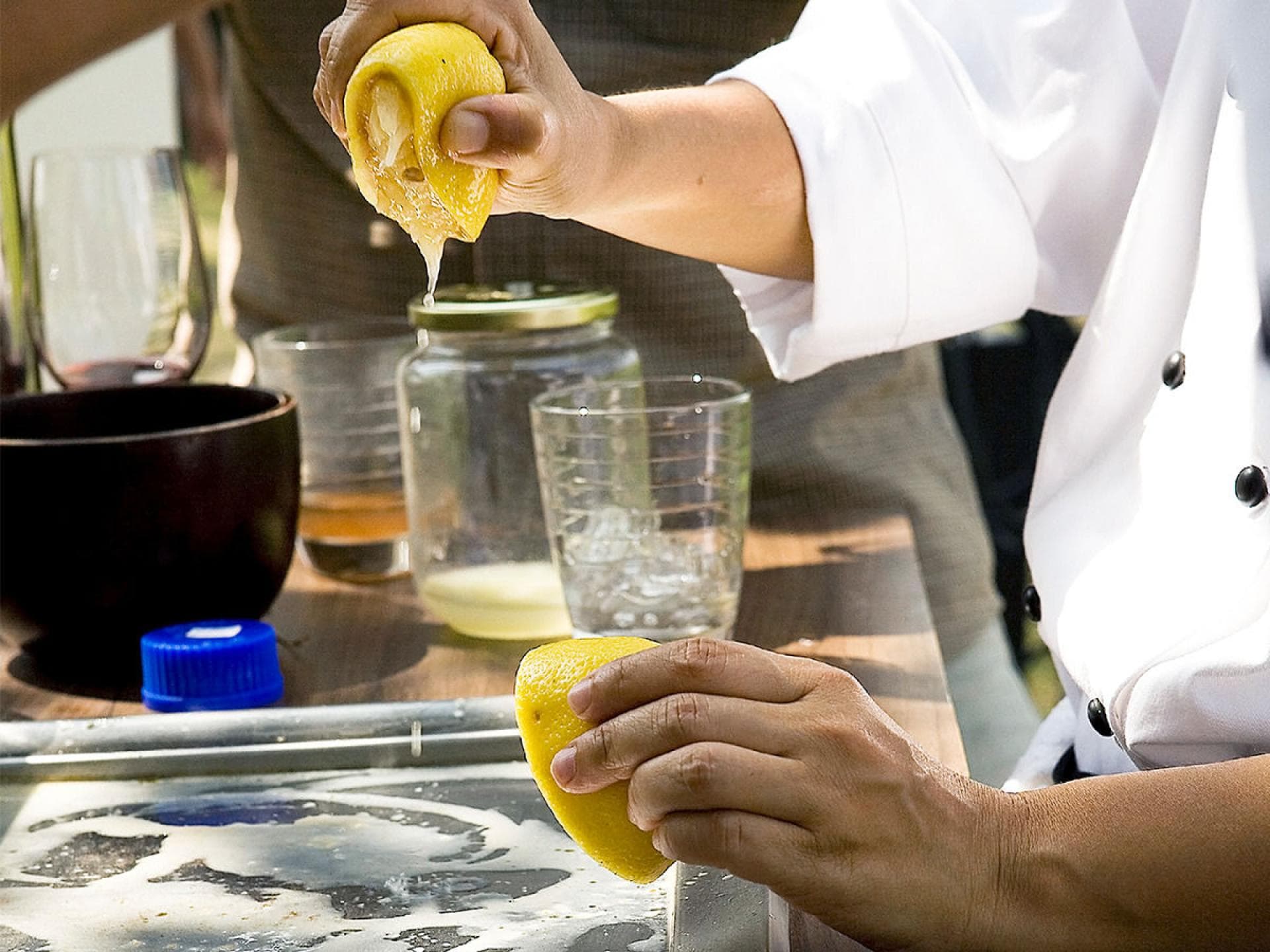Zitronensaft gegen Fettflecken