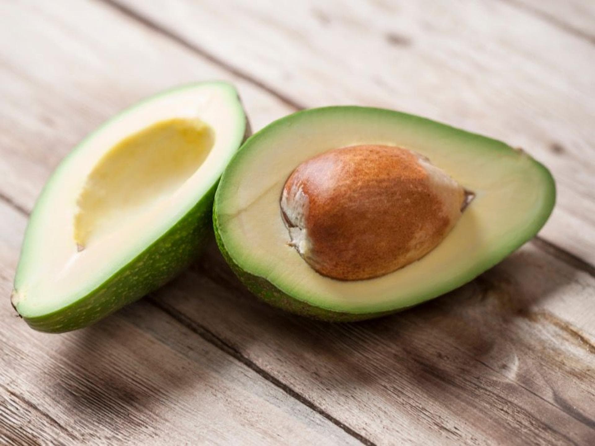 Avocado Avocado ist ein beliebtes Superfood und gut für die Haut.