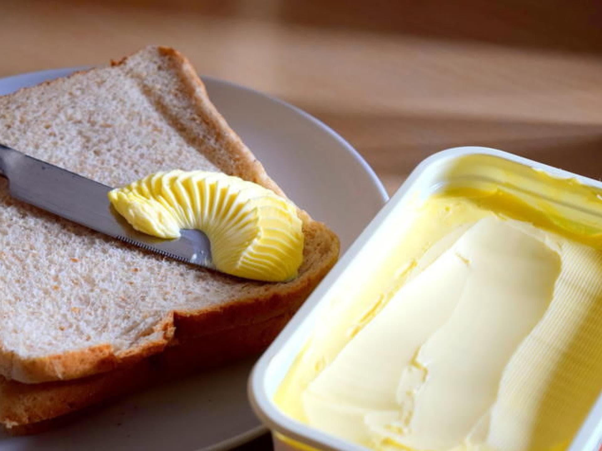 Margarine auf Toast
