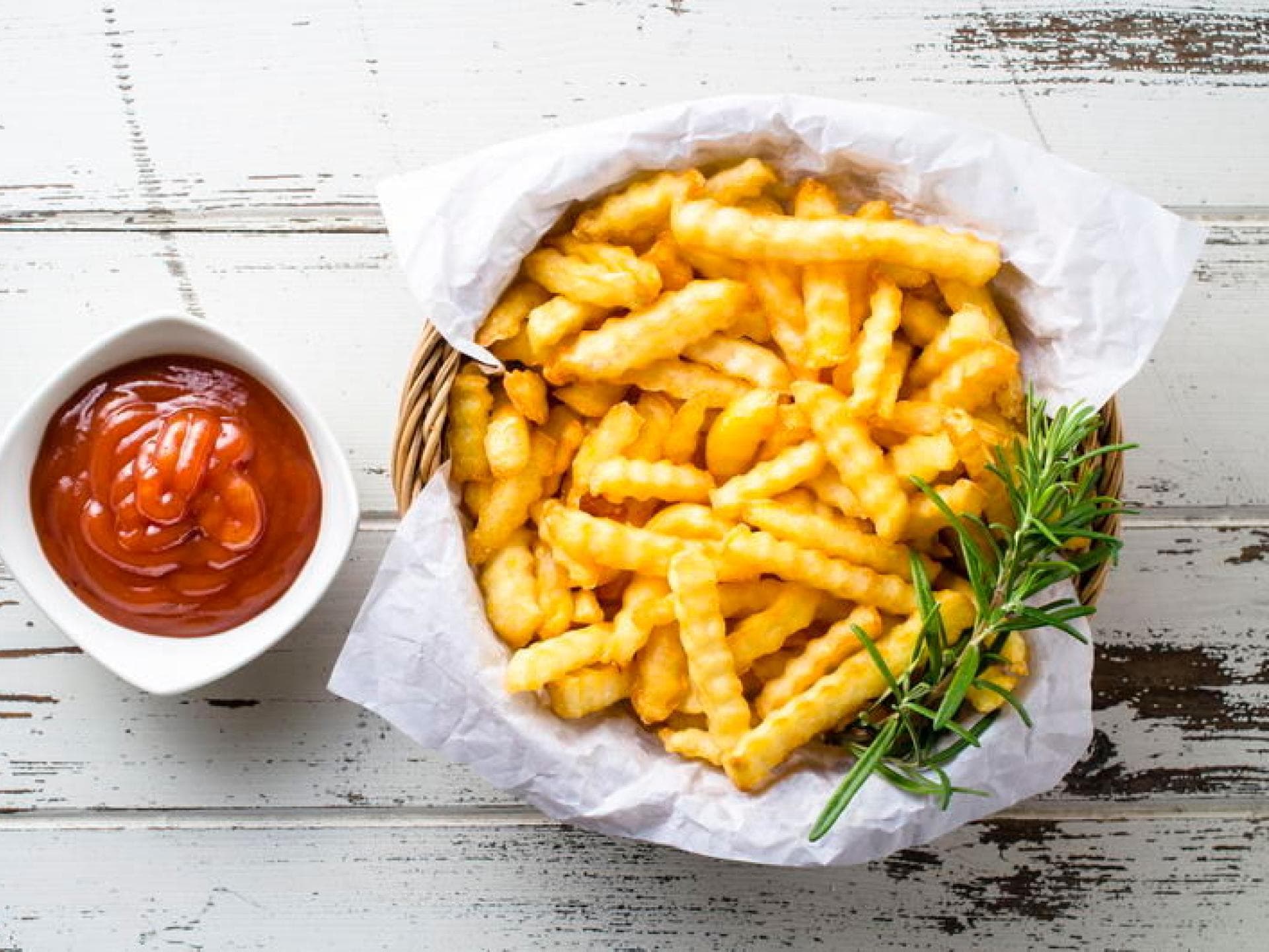 Pommes und Ketchup
