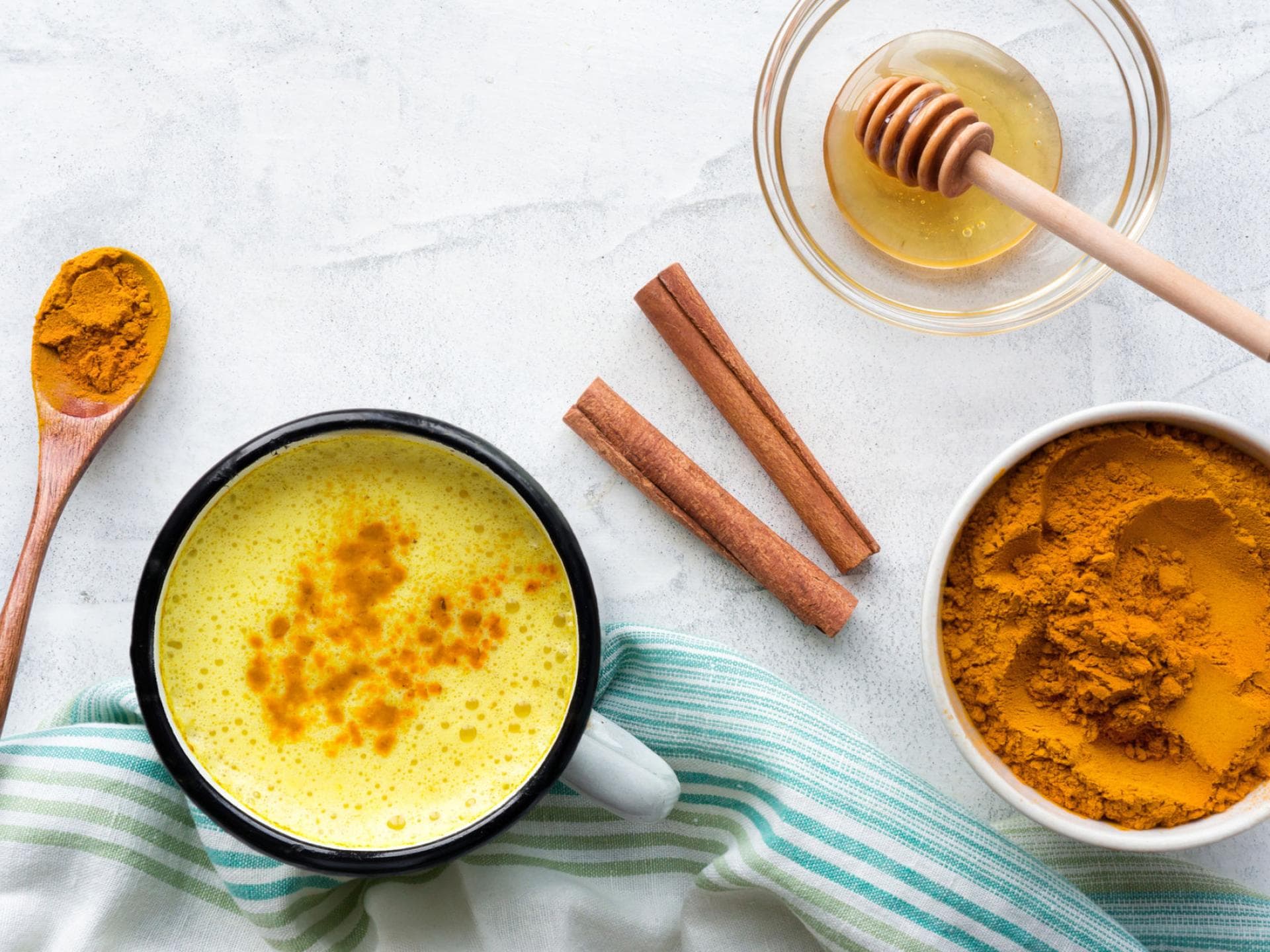 Goldene Milch