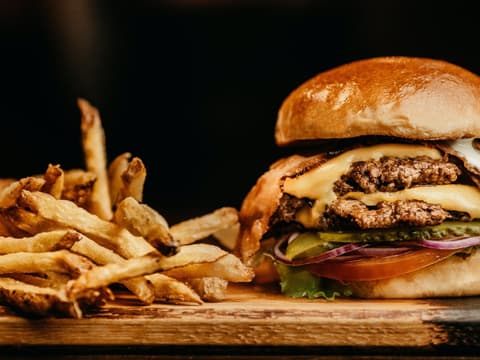 Salziges Fast Food schadet Ihrem Darm mehr als Sie denken