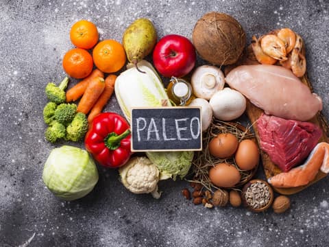 Gemüse Nüsse Fleisch Eier Fisch Paleo Diät