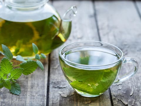 Grüner Tee ist ein echter Klassiker unter den natürlichen Fatburnern.