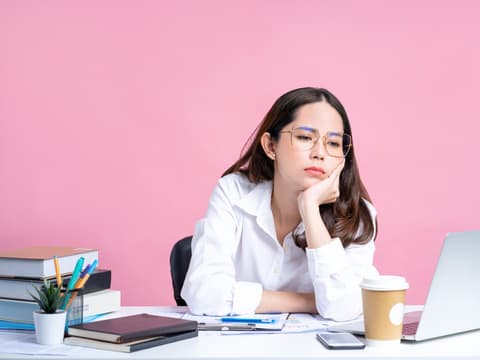 Boreout Syndrom Symptome und Anzeichen erkennen
