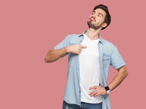Narzissten brauchen ständig die Bewunderung anderer. 