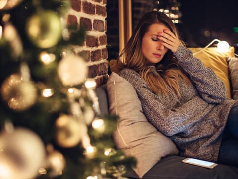 Eine toxische Familie kann die Weihnachtszeit zu einer wahren Qual machen.