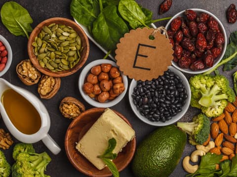 Gemüse, Nüsse, Obst und Co mit Vitamin E