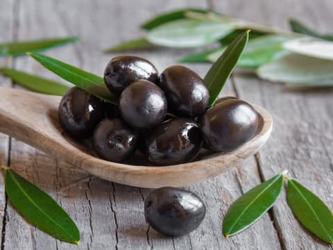 Schwarze Oliven