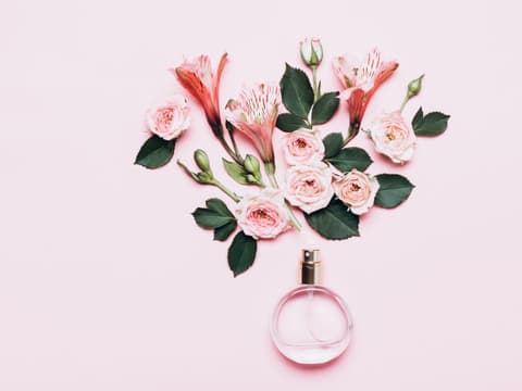Parfum mit Rosen