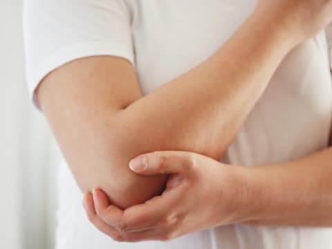 Vitamin D ist entscheidend für die Gesundheit der Knochen.