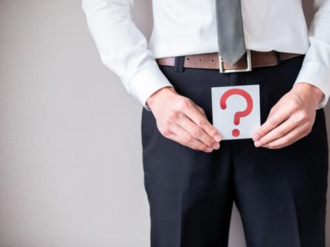 Wie schmeckt Sperma? Diese Frage stellen sich Männer sehr häufig.