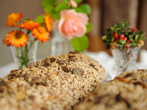 Dinkelvollkornbrot backen