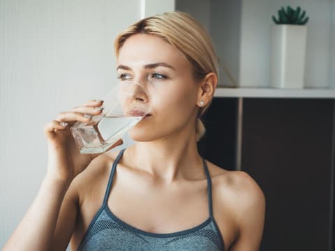 Haut entgiften mit Wasser