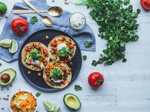 Vegane Tacos auf einem Teller