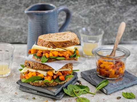 Brot mit Kuerbis-Ragout