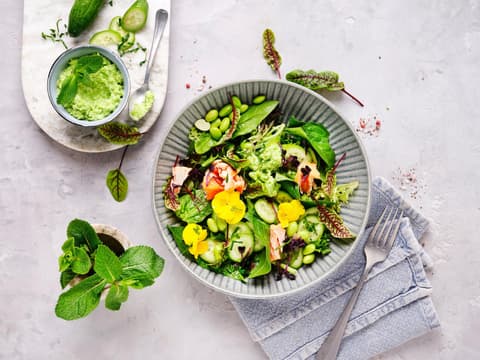 Bunte Bowl mit Lachs