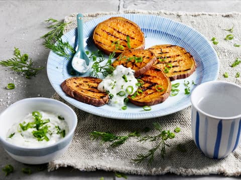 Gegrillte Süßkartoffelscheiben