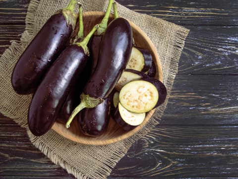 Aubergine innen braun
