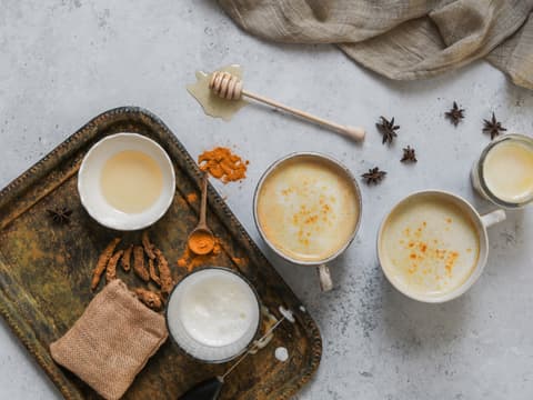 Goldene Milch