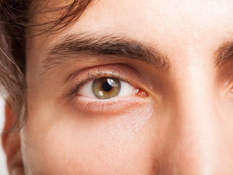 Auge eines Mannes