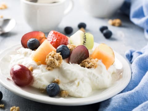 Schüssel Quark mit Obst