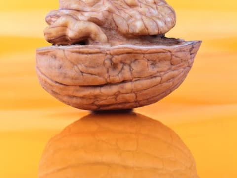 Die Walnuss gilt zu Recht als Superfood, da sie eine Vielzahl von gesundheitlichen Vorteilen bietet.