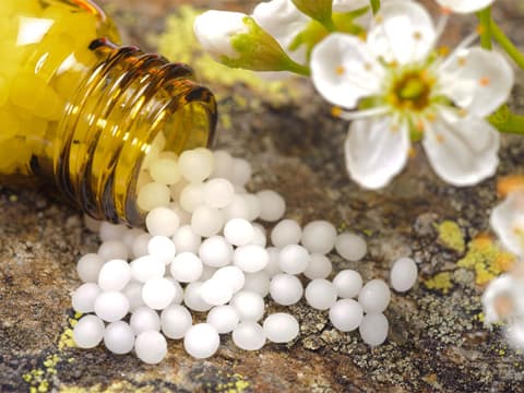 Globuli gegen Akne und Pickel