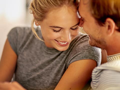 Toxische Positivität kann dazu führen, dass sich Menschen unter Druck gesetzt fühlen, immer positiv zu sein.