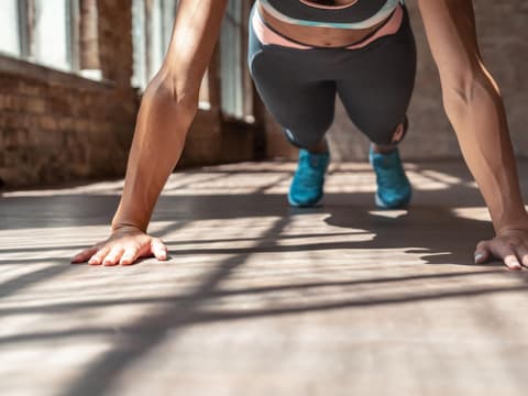 Frau macht Sport