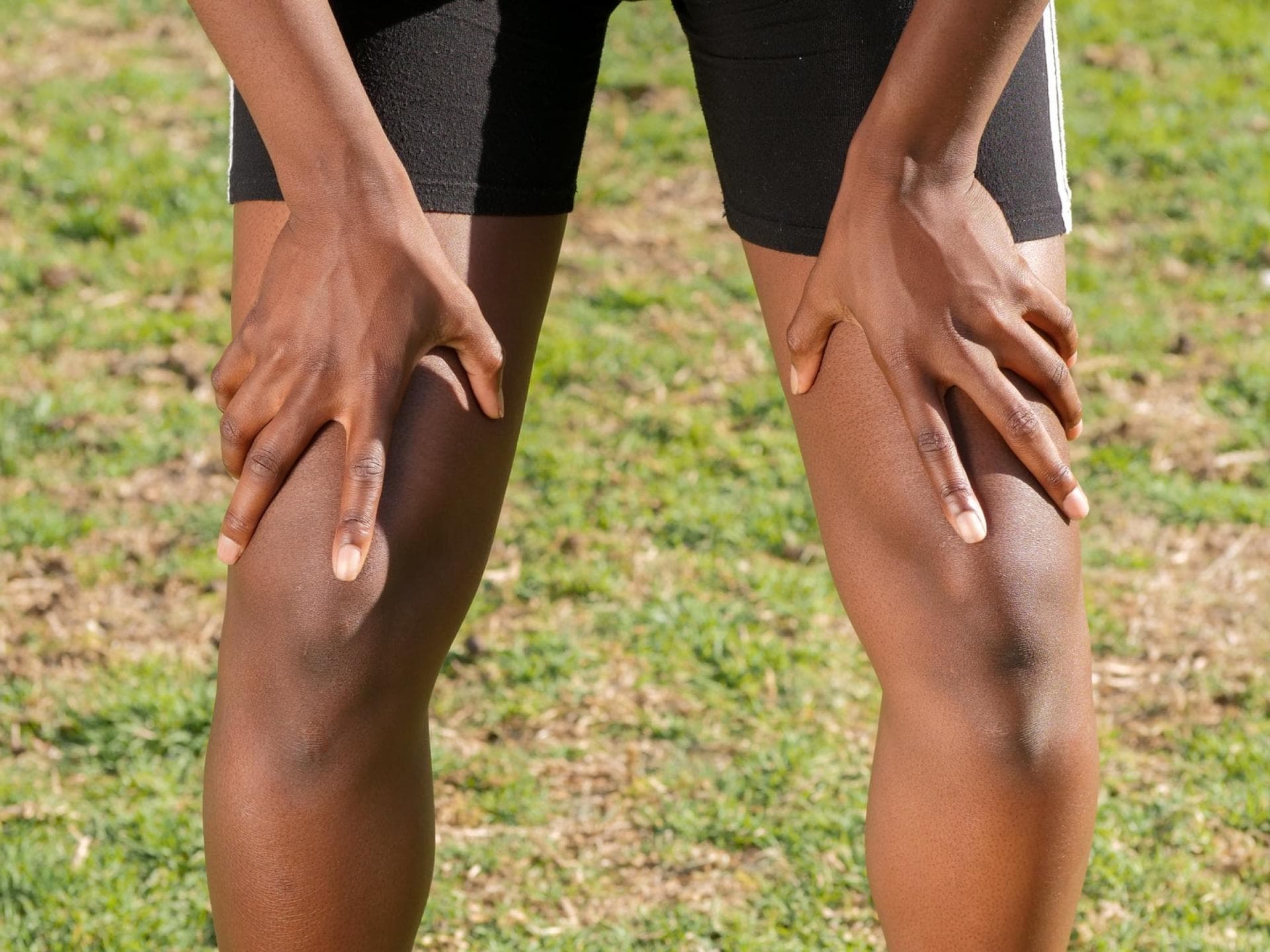 Knacken Im Knie Schmerzen Und Gerausche Im Gelenk