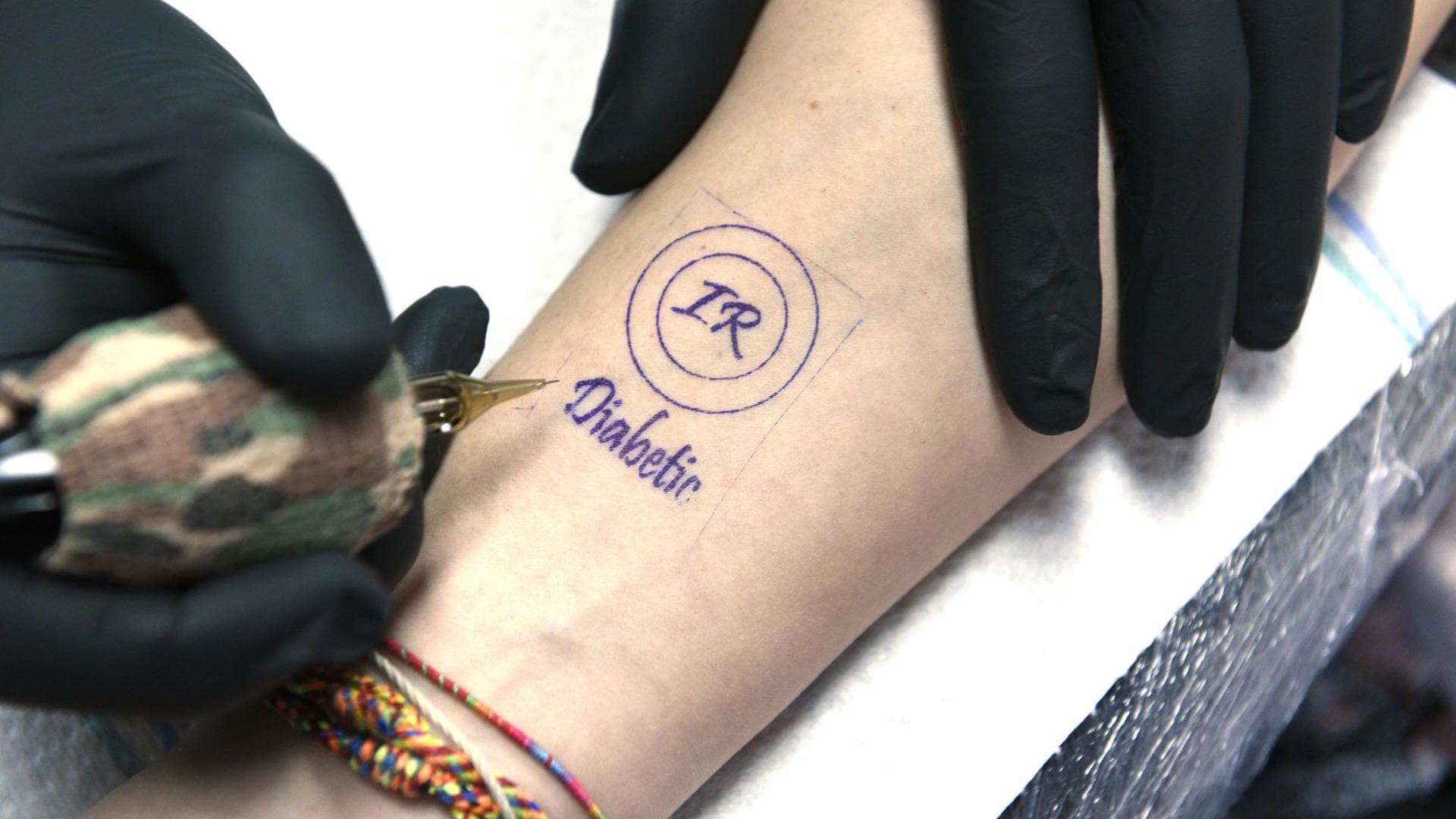DiabetesTattoo Dieses Tattoo kann Leben retten!